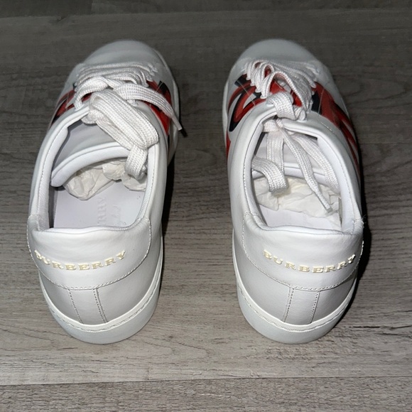 Women Burberry Westford MP Graffiti Sneakers - Picture 4 of 6